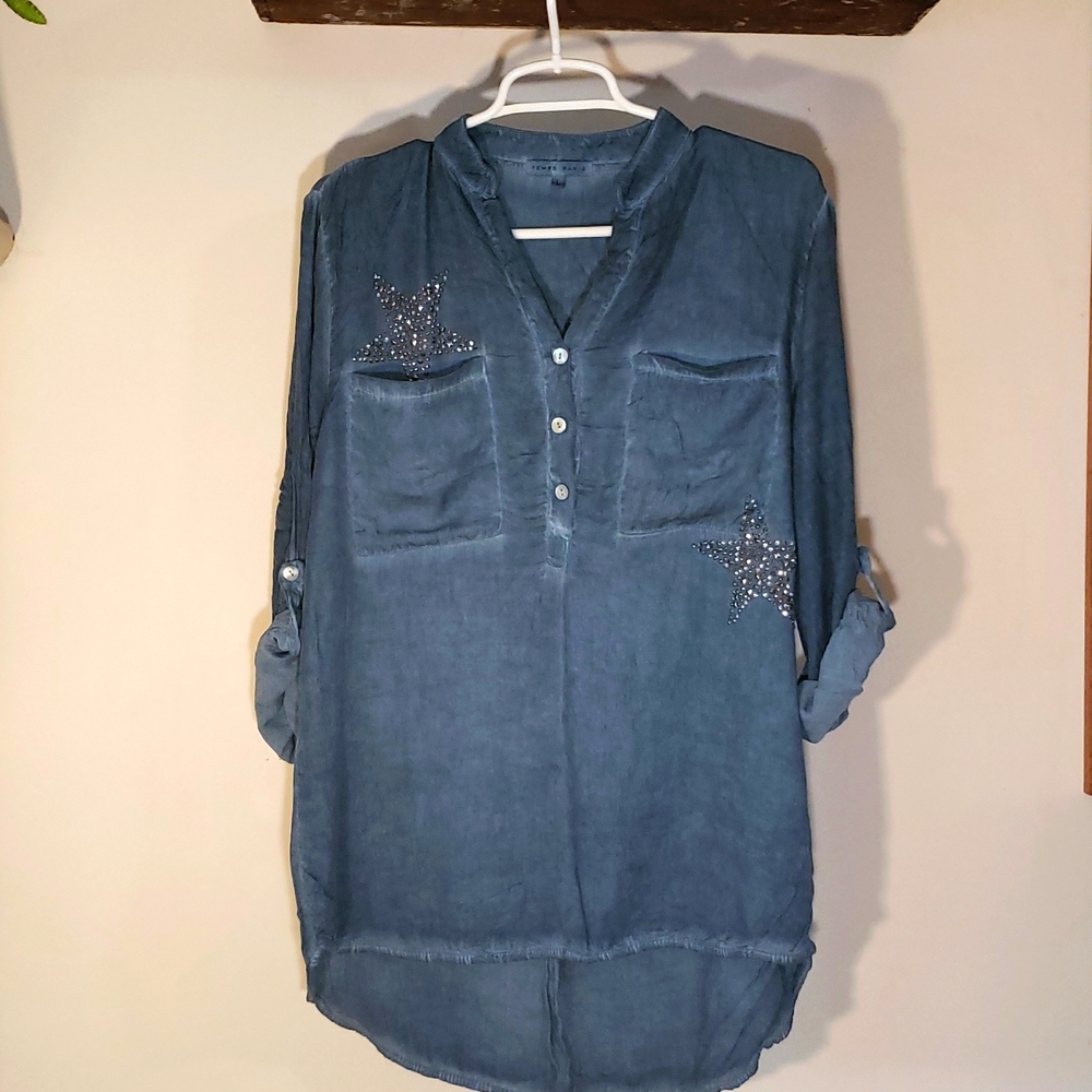 TEMPO PARIS - NWT 3/4 Sleeve 3 Button with Rhinestones Stars